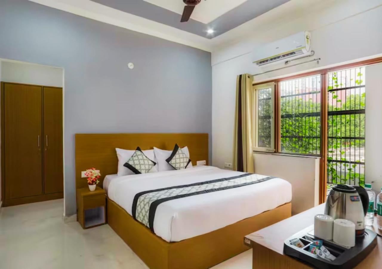 The Castle Blue Hotel Greater Noida Kültér fotó